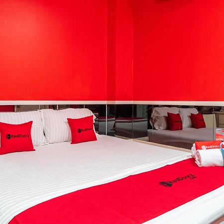 Reddoorz Plus Near Chadstone Mall Бекаси Екстериор снимка
