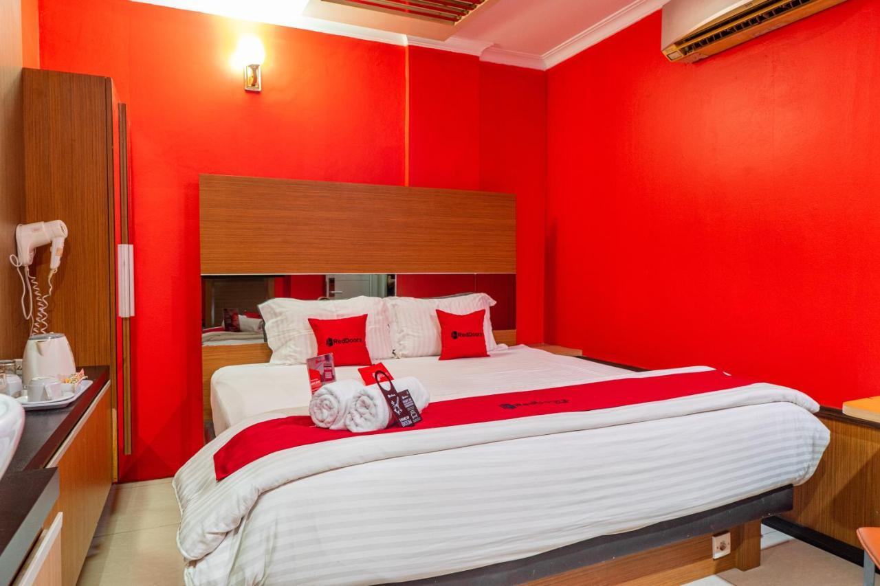 Reddoorz Plus Near Chadstone Mall Бекаси Екстериор снимка