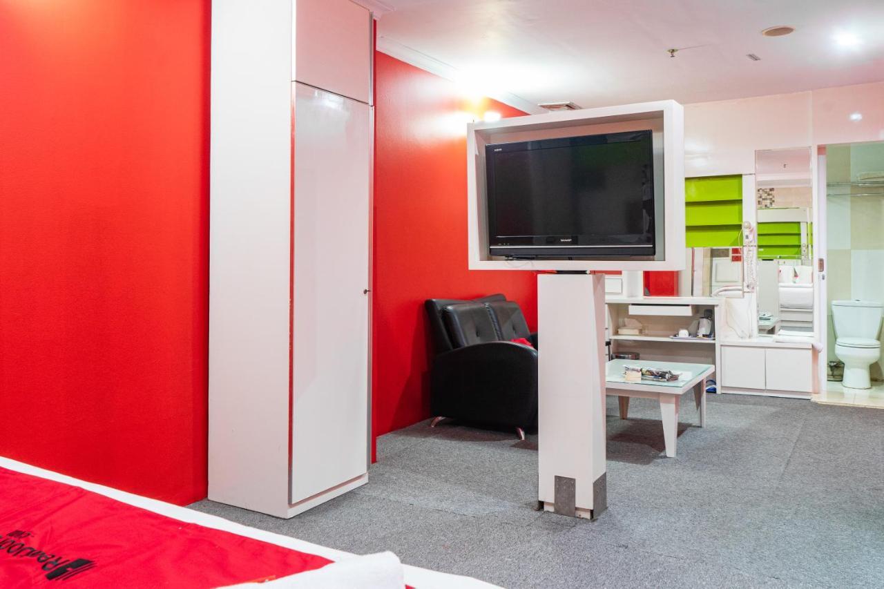 Reddoorz Plus Near Chadstone Mall Бекаси Екстериор снимка